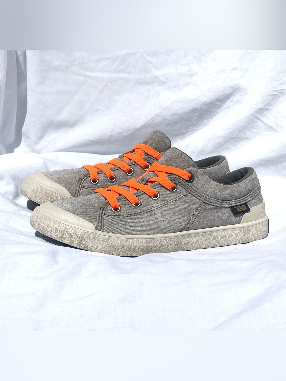 Teva Freewheel Grey Canvas Low Top Sneakers 6.5W Custom Neon Orange Laces 101948 - Picture 4 of 8